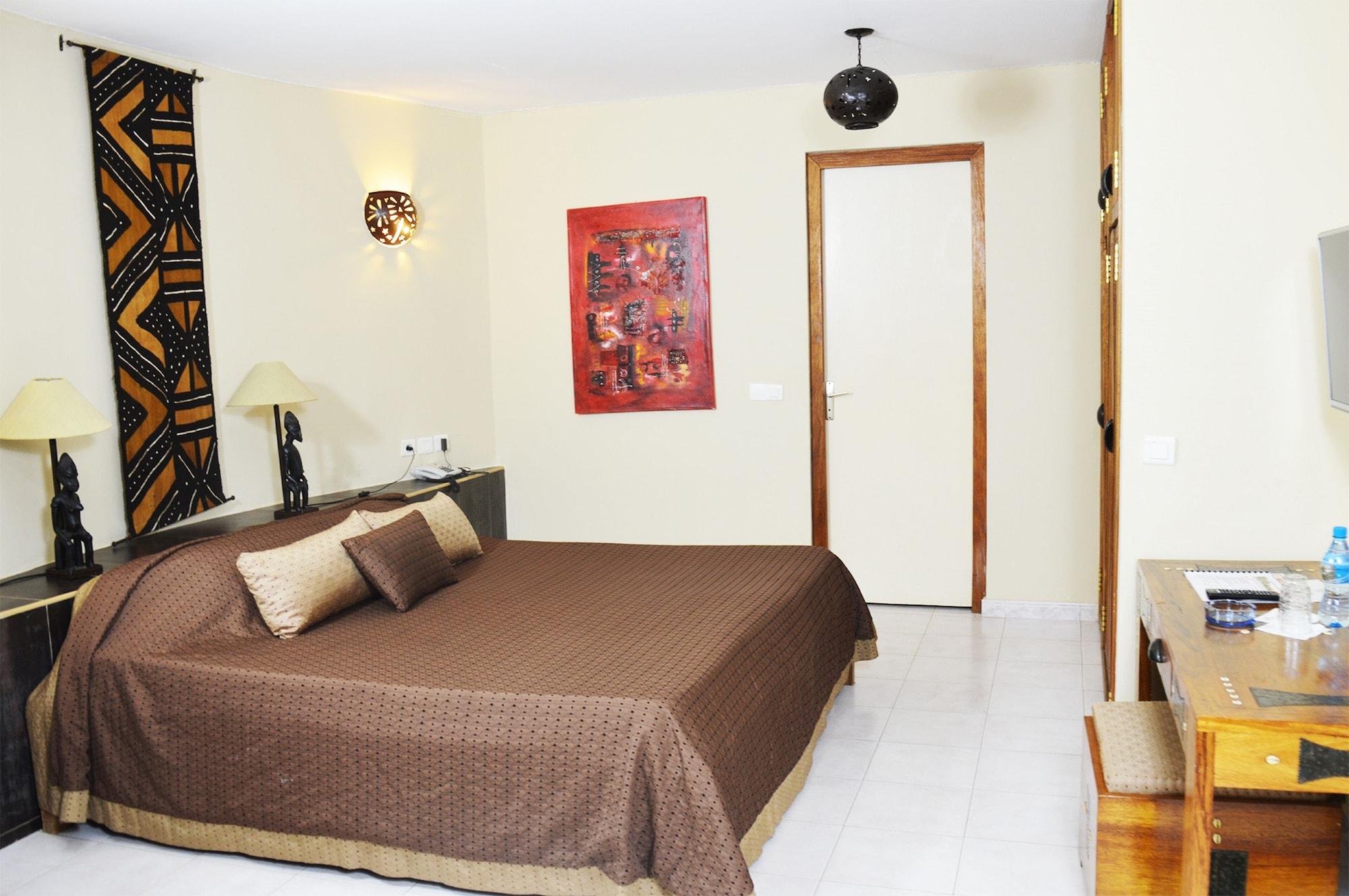 Hotel Royam Saly Exterior foto