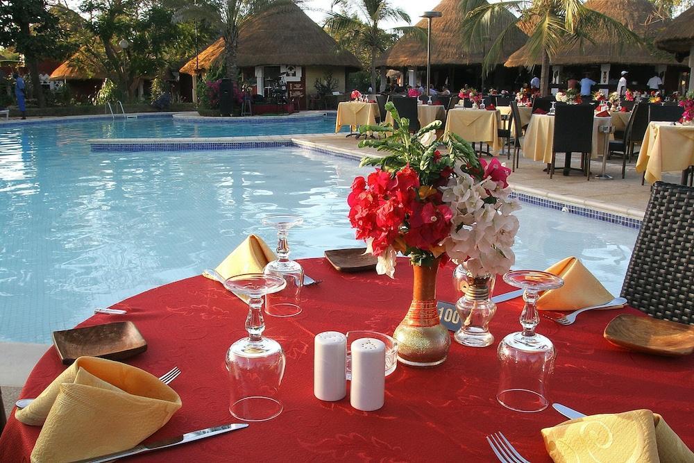 Hotel Royam Saly Exterior foto