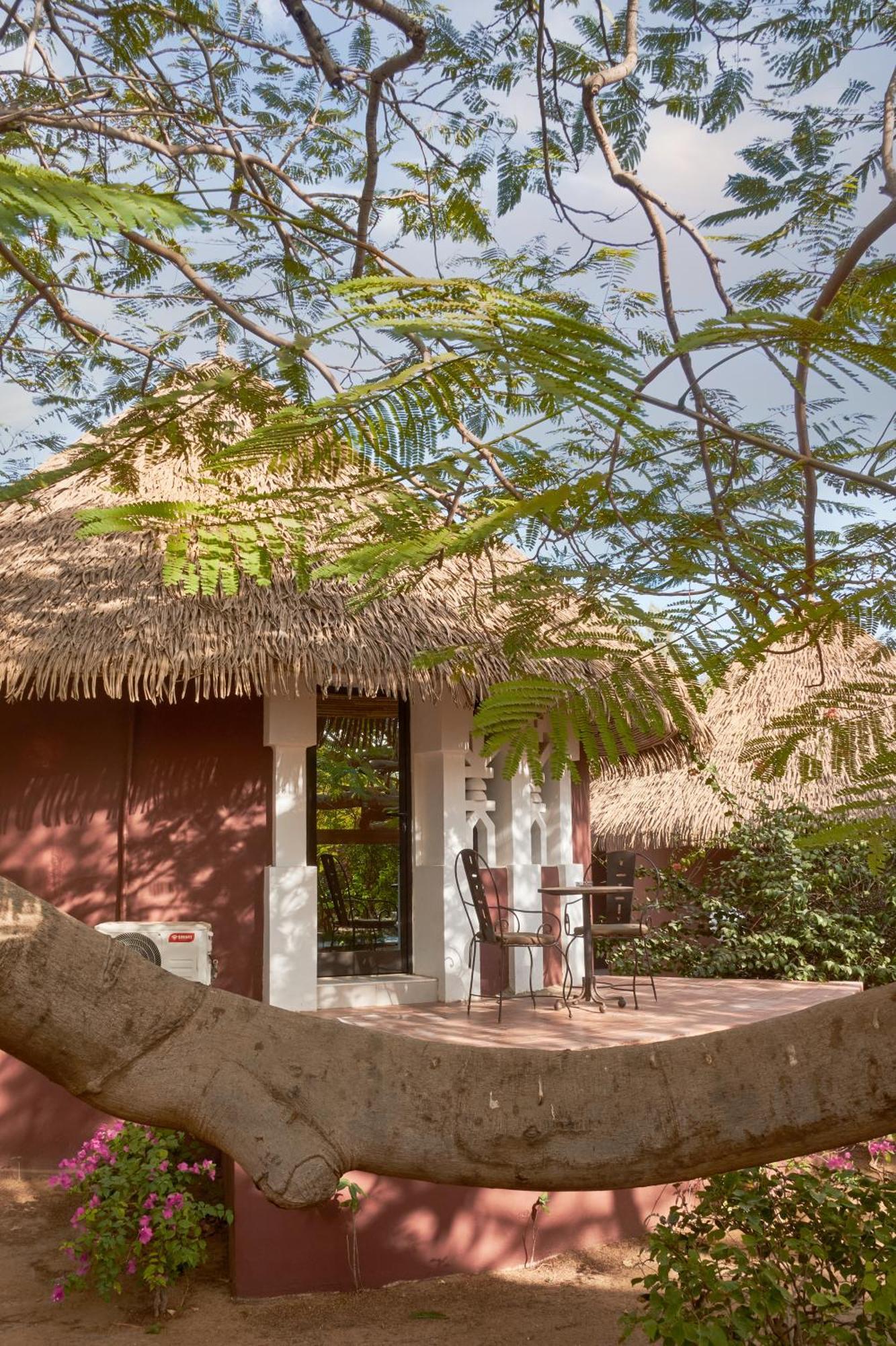 Hotel Royam Saly Exterior foto