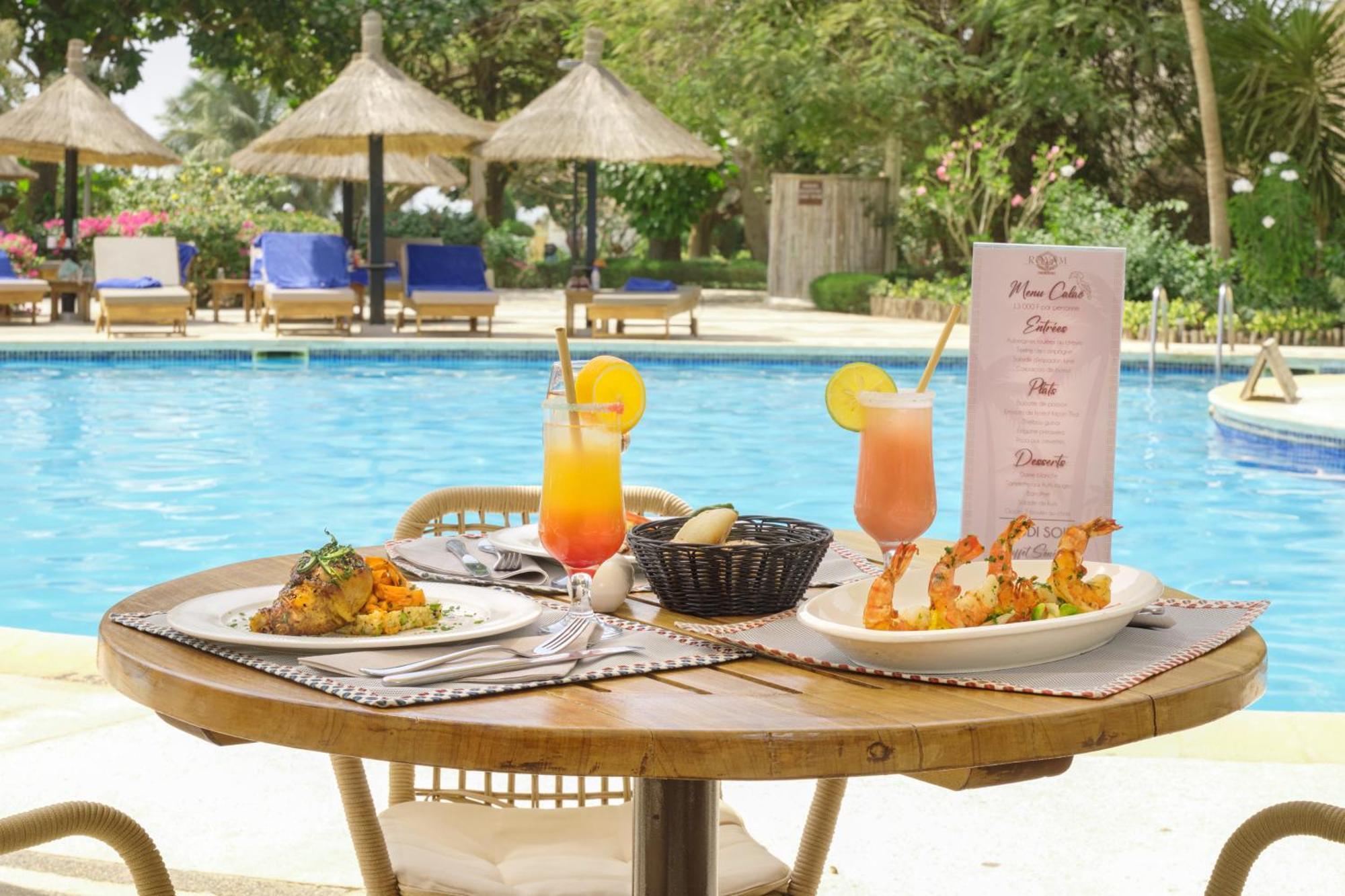 Hotel Royam Saly Exterior foto