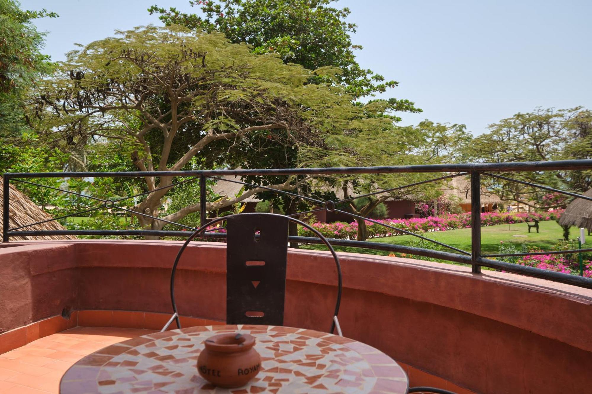 Hotel Royam Saly Exterior foto