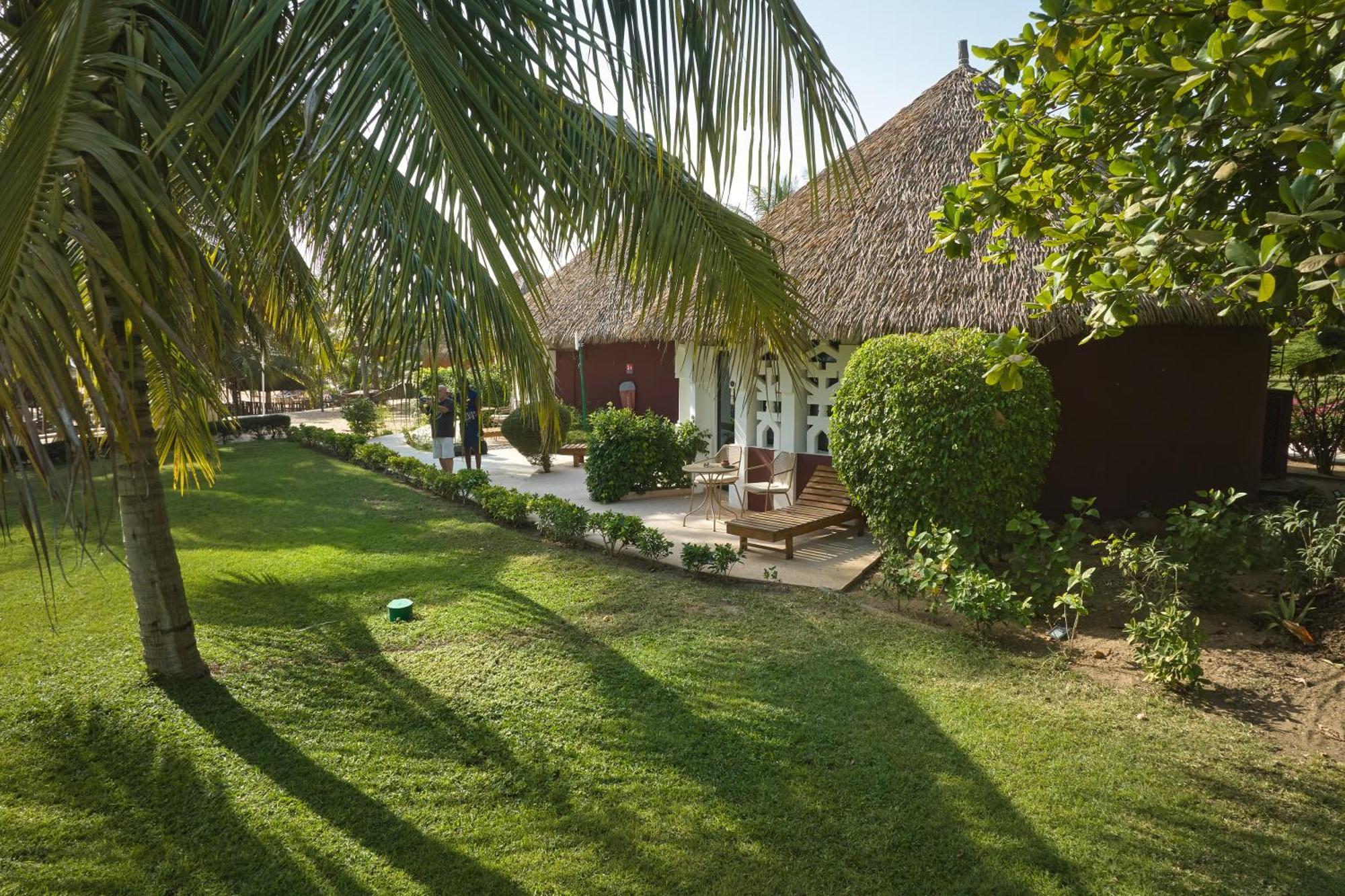 Hotel Royam Saly Exterior foto